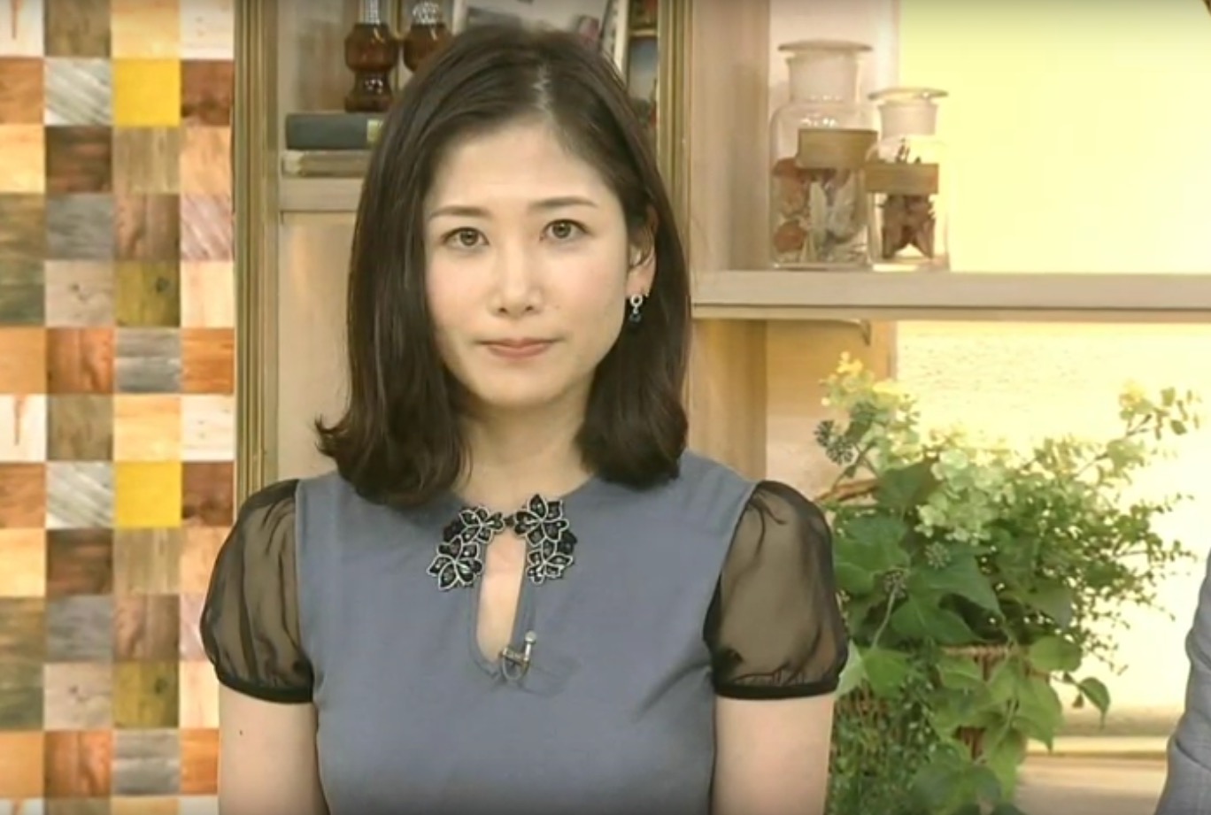 桑子真帆アナの衣装（6月17日のニュースウォッチ9）